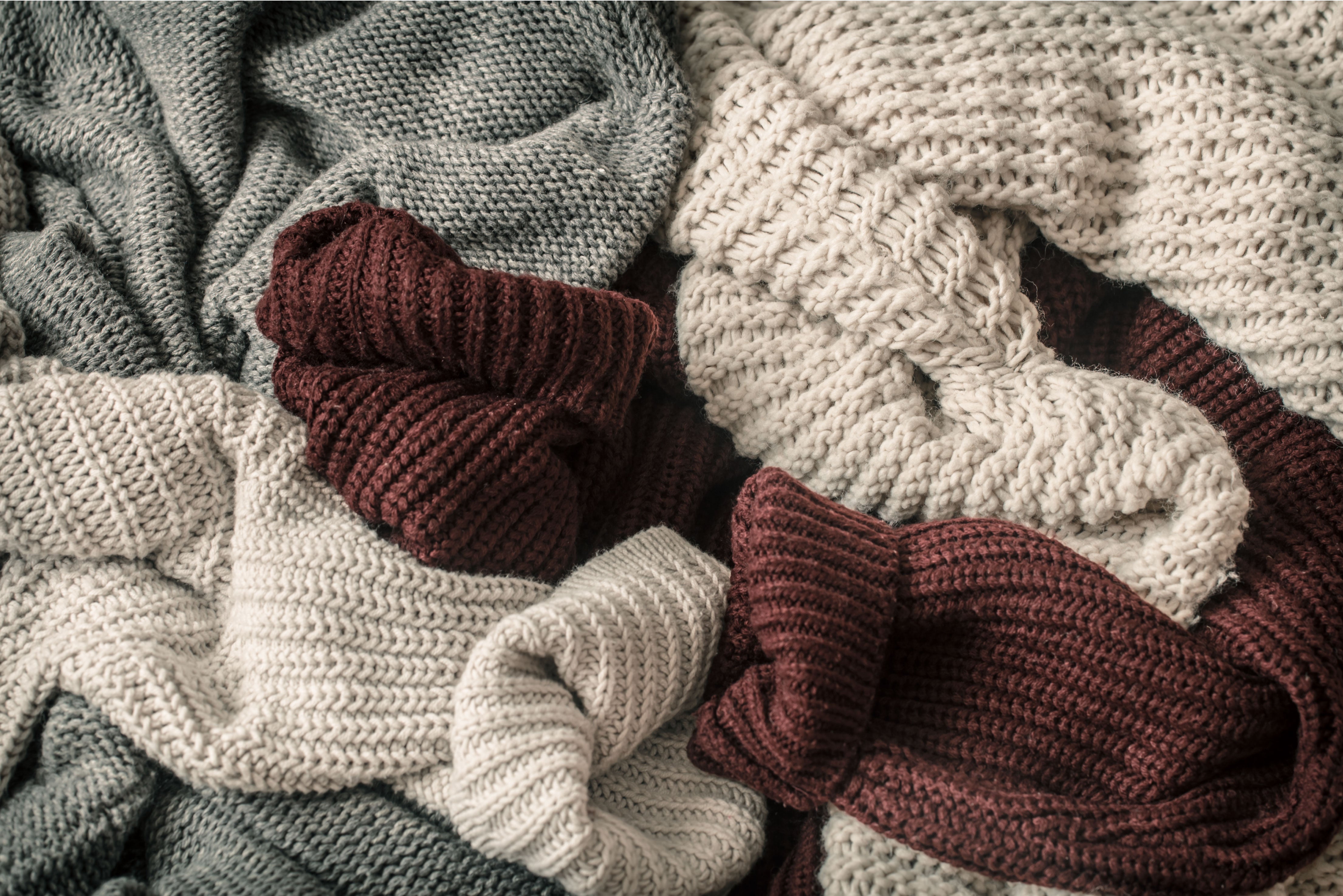 Cotone, lana o cashmere? Guida ai materiali per l’inverno